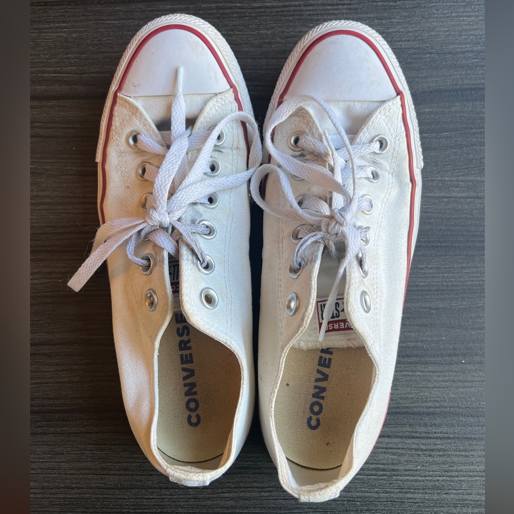 Converse All-Stars White Low Top Chuck Taylor Sneakers Women’s 8.5